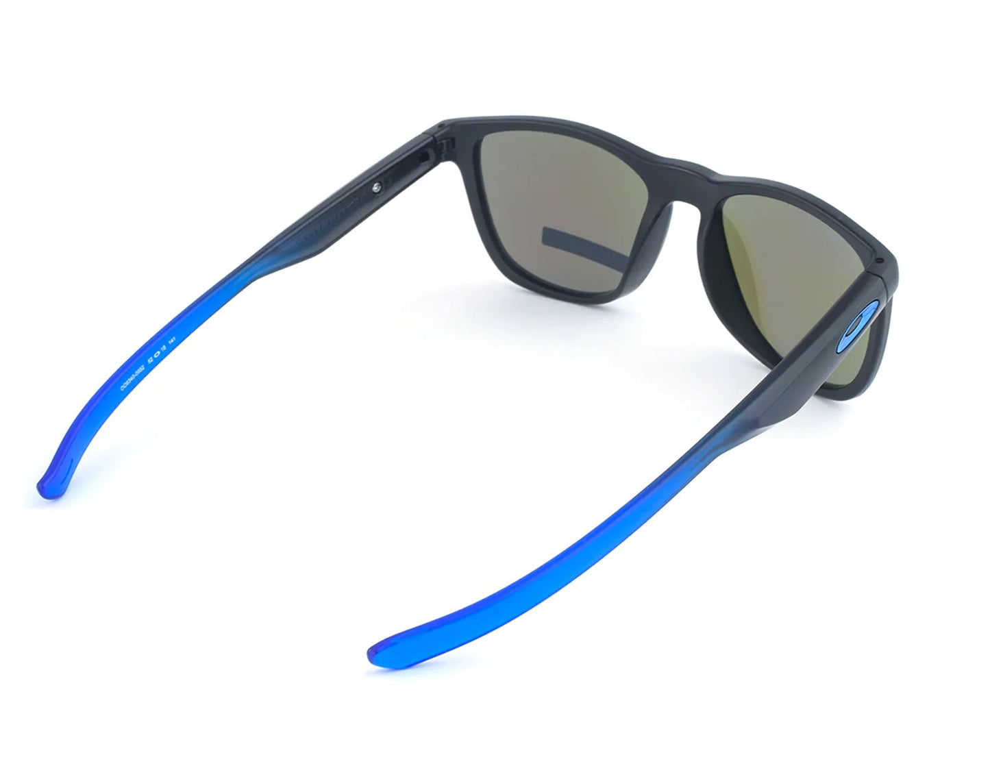 Sunglasses with blue arms and black frames on a white background, featuring Oakley logo.
